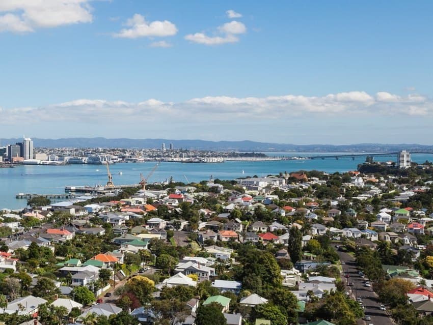 Auckland skyline and Waitematā Harbour on UnionPay International's New Zealand market page